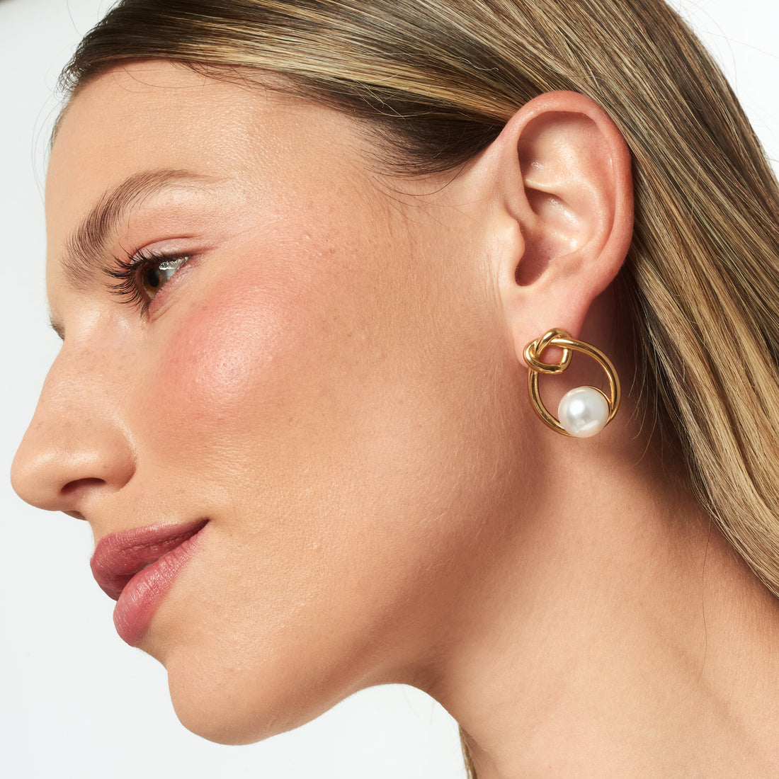 Arete Adelina Dorado