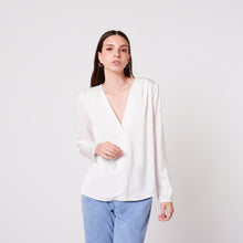 Cargar imagen en el visor de la galería, Blusa Camelia Hueso
