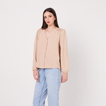 Cargar imagen en el visor de la galería, Blusa Diana Beige
