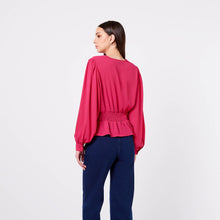 Cargar imagen en el visor de la galería, Blusa Gloria Fucsia
