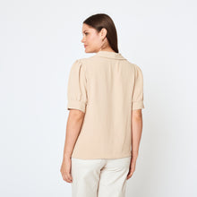 Cargar imagen en el visor de la galería, Blusa Nelia Beige
