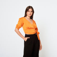 Cargar imagen en el visor de la galería, Blusa Samantha Naranja
