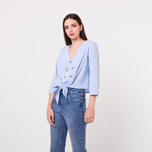 Cargar imagen en el visor de la galería, Blusa Solange Celeste
