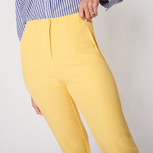 Cargar imagen en el visor de la galería, Pantalon Berberly Amarillo
