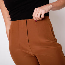 Cargar imagen en el visor de la galería, Pantalon Berberly Camel
