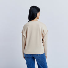 Cargar imagen en el visor de la galería, Polera Marcela Beige
